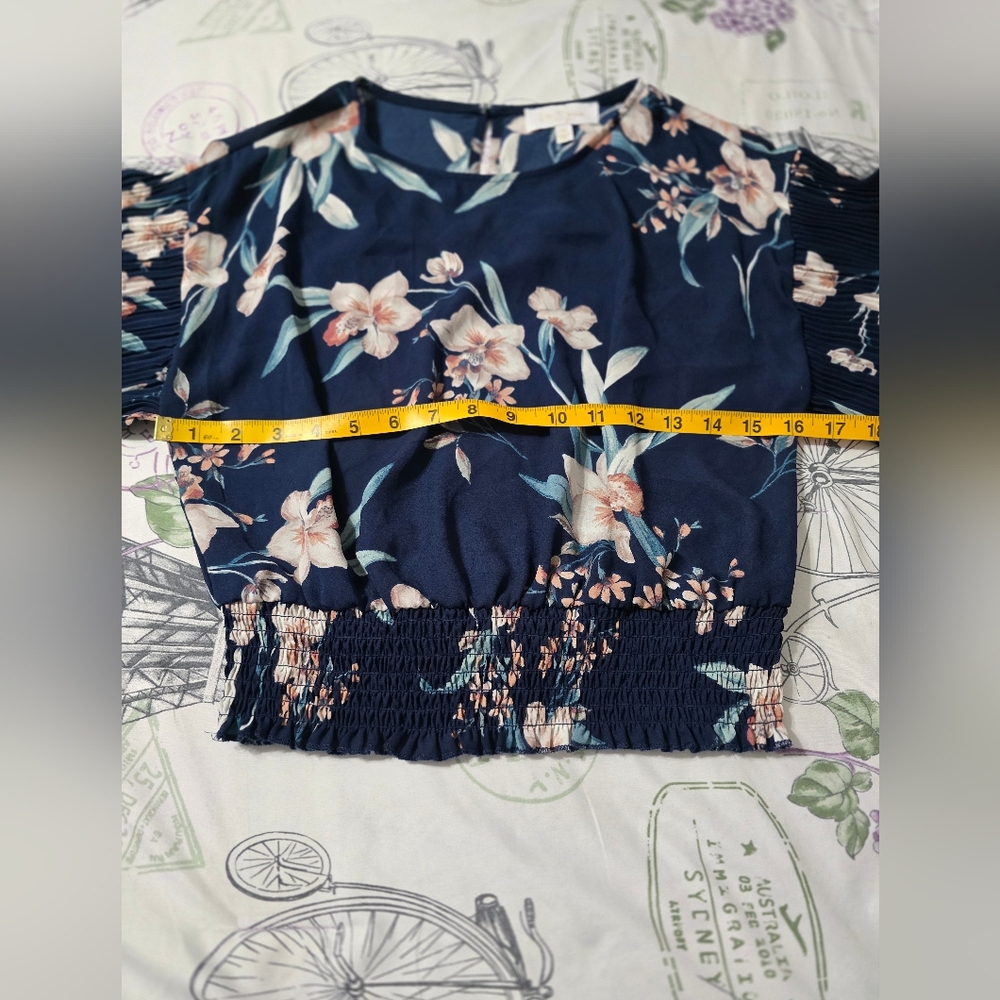 Love & Piece Collective Navy Floral Crop Top for Women's Size XS - Picture 7 of 8